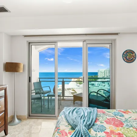 Charming 2-bedroom corner deluxe condo in Cupecoy with ocean and sunset view