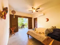 Casa Hermoso Cariño: Leschi Bungalow Hotels in Troncones