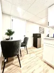 2 Bed rooms|Private entrance|Free Parking|Self-Check-in into our Upscale Haven.