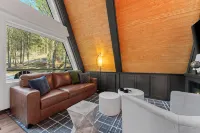 Ledcabin, See the Stars, w/Private Sauna, Hot Tub, on Creekfront - Chalets