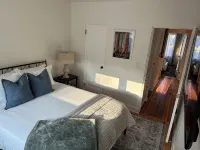 1 king bed 1 queen bed 2 bedroom house with AC, WiFi and washer and dryer - 3 stjerner