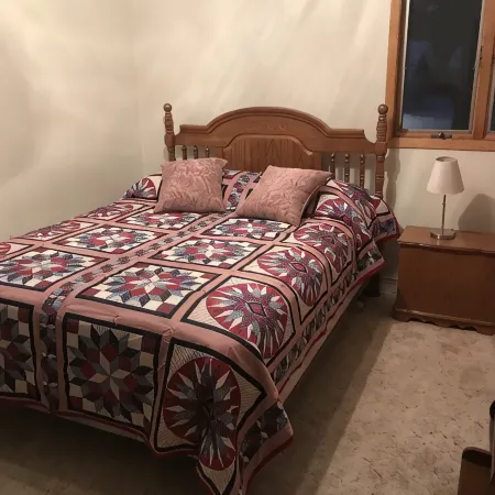 Cozy House in Central Park Neighborhood of Superior, Wisconsin. 2 Br Sleeps 8