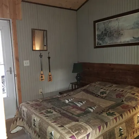 Affordable cabin near Raystown Lake, minutes from Seven Points & Allegrippas Tr