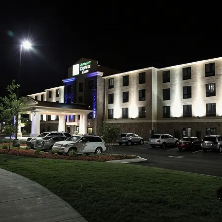 Holiday Inn Express & Suites HUNTSVILLE AIRPORT by IHG