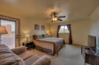 Canyon & Sky: Hot Tub Sanctuary, Redrock Patio Lounge, & Sunset Deck Views! SG2 - 3 stjerner