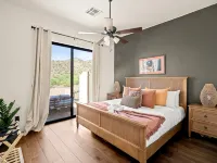 Luxury Sonoran Nights,Walk to Cave Creek, Heated Pool/Hot Tub, Backs Black Mtn - Wifi