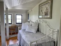 Zamar House - Historic Home a walk away from downtown Jerome - balcony
