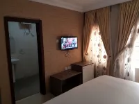 Emzrel Hotel & Suites - Airport Shuttle