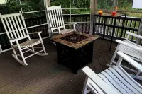 Sebago Lake, ME  Lakeside Hot Tub just renovated - 3-Star
