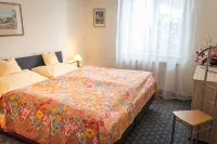 Holiday Apartment at Schönberg Castle - Homestays