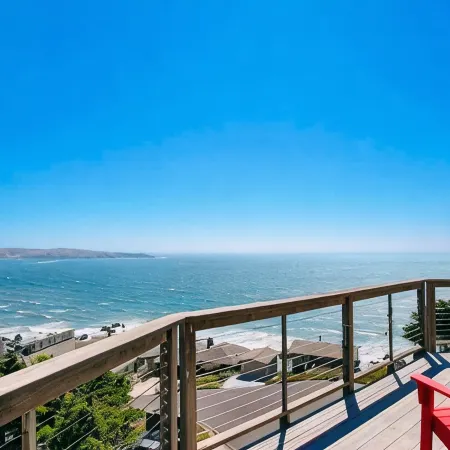 Panoramic Ocean Views walk to the Beach