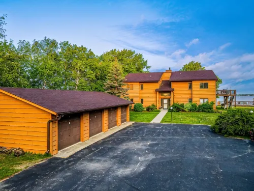 Breezy Hills - Unit 1; Lake Bemidji, King Bed, Kayaks, PB Trail Private Access - พร้อมระเบียง