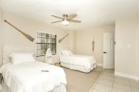 Waterfront Crystal River with Private Dock and Kayaks - Boutique