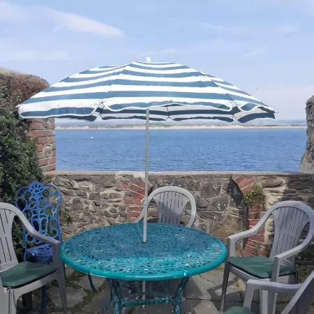 18th Century Cottage On Waterfront, Panoramic Sea Views, Courtyard Garden