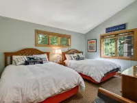 Boyne Mountain Disciples Ridge Ski in/Ski out Lodge, 5 BD/4BA - Sleeps up to 20 - 3-Star