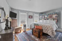 Quaint 4 Bedroom Home Just A Few Blocks To Downtown Lake Geneva - 3-Star