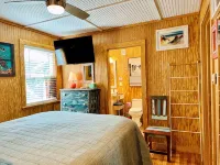 Oceanside 1Br Private Apt with Two YMCA Passes Including Outdoor & Indoor Pools - 4성급