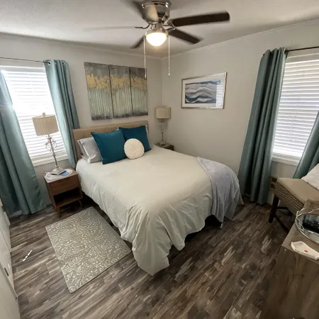 Uncork, Unwind, Relax @ this family & pet friendly Lake home #2