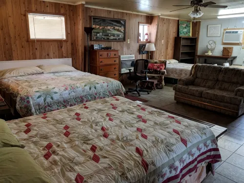 Paradise in the Little Buffalo River Valley less than a mile from Jasper. - Homestays