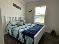New! Drift away in Bayfront 2-bedroom Turquoise cottage - Wifi