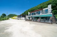 Yeoncheon Seonnyeobawi Pension - 2-Star