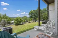 Sunset Retreat at Kimberling City - pet friendly, ground floor condo, lake view - Wifi
