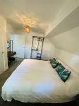 Cosy 2 bedroom detached home in Bromley with secure off-street parking - 4-Star