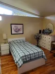 Home 5-7 minutes from Sea-Tac airport, - Bungalows
