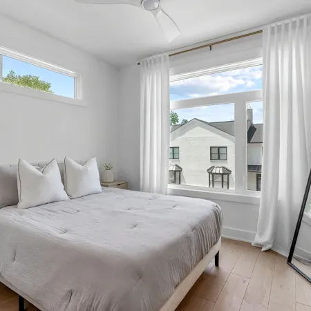 Modern 4-bedroom house Downtown Raleigh Skyline Views