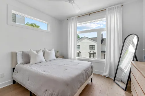 Modern 4-bedroom house Downtown Raleigh Skyline Views - Bungalows