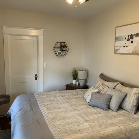 A Cozy home away from home  1 Bedroom Apartment