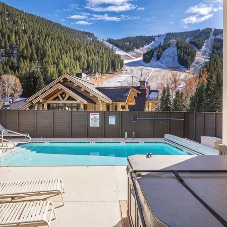 Beautiful Edelweiss Condo steps from Warm Springs Lodge