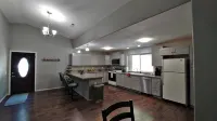 4 Bedroom Vacation Rental in the Redwood Forest! - Hytter