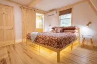 Freya's Cabin Luxury Pet-Friendly Aframe w/ Hot/Cold Tub & Sauna 15 Min to Gsmnp - 4-Star