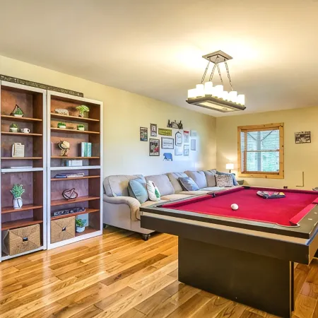 Breath-taking long-range views nestled in the heart of the Great Smoky Mountains