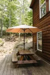 "The Lantern" Woodsy Cabin Experience w/ HotTub - 3-Star