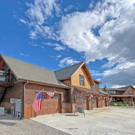 5 Star - Golden Eagle Loft