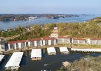 Lighthouse Retreat | 2Bed, 2 Bath | Quiet Cove | Boat Slip & Pool Access - Wifi