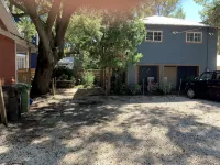 Three Bedroom, Sanitized, Pet Friendly Bungalow - Bungalows