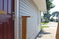 Centrally Located 3 Bdrm 2 Bath Quaint House with a Yard. Pet Friendly. - 3 stjerner