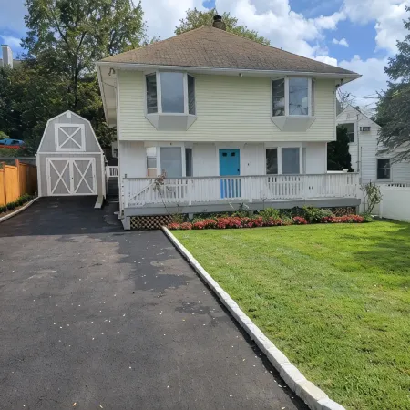 Serene Upstairs Apt. Walk to Town, Train, & Beach Ferry! Off-Street Parking.