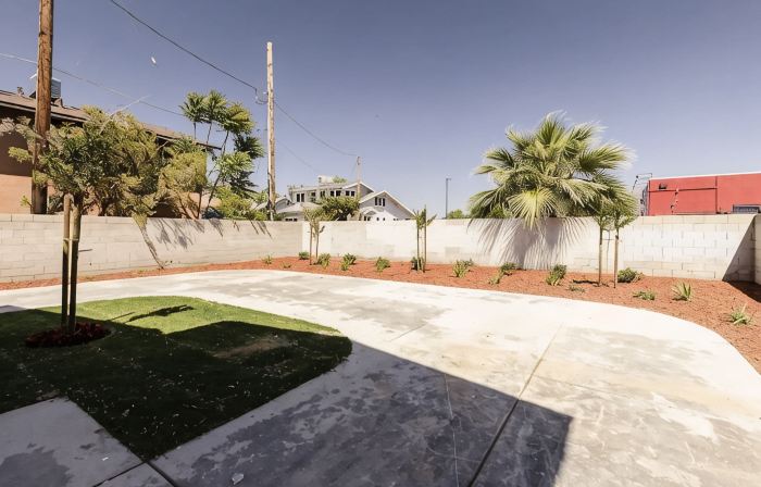 Downtown Hanford Getaway - New 4 bed, 3 Bedroom, 2.5 Bath