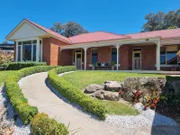 "Huonview"山丘上，距中央商務區5分鐘，視野開闊的度假屋 - Wi-Fi