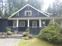 Craftsman Duplex in Old Town Issaquah - Free Wi-Fi - Wifi