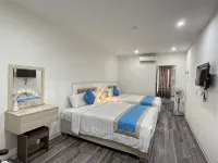 Hoang Mam Hotel - Pools
