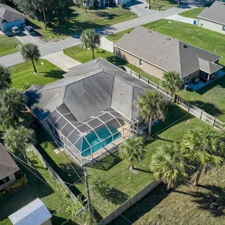 Private Pool Oasis-Close to Beaches!