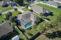 Private Pool Oasis-Close to Beaches! - 4 tähden
