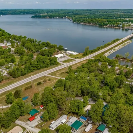 The Cowskin Bunkhouse - Lakeview Getaway - perfect for fishermen/small families!