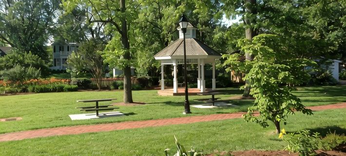 Carpenter St. Cottage In the Heart of St Michaels Village - Large Screened Porch Hotels in Talbot County