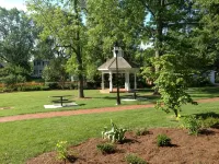 Carpenter St. Cottage In the Heart of St Michaels Village - Large Screened Porch - 4 tähden